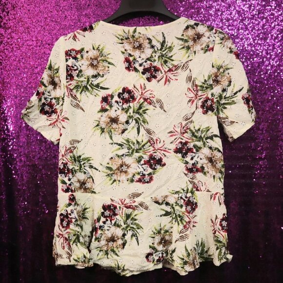 LAST CHANCE - LACE UP V-NECK TOP M Entro Floral Eyelet Lace Vacation Beach - Picture 4 of 6